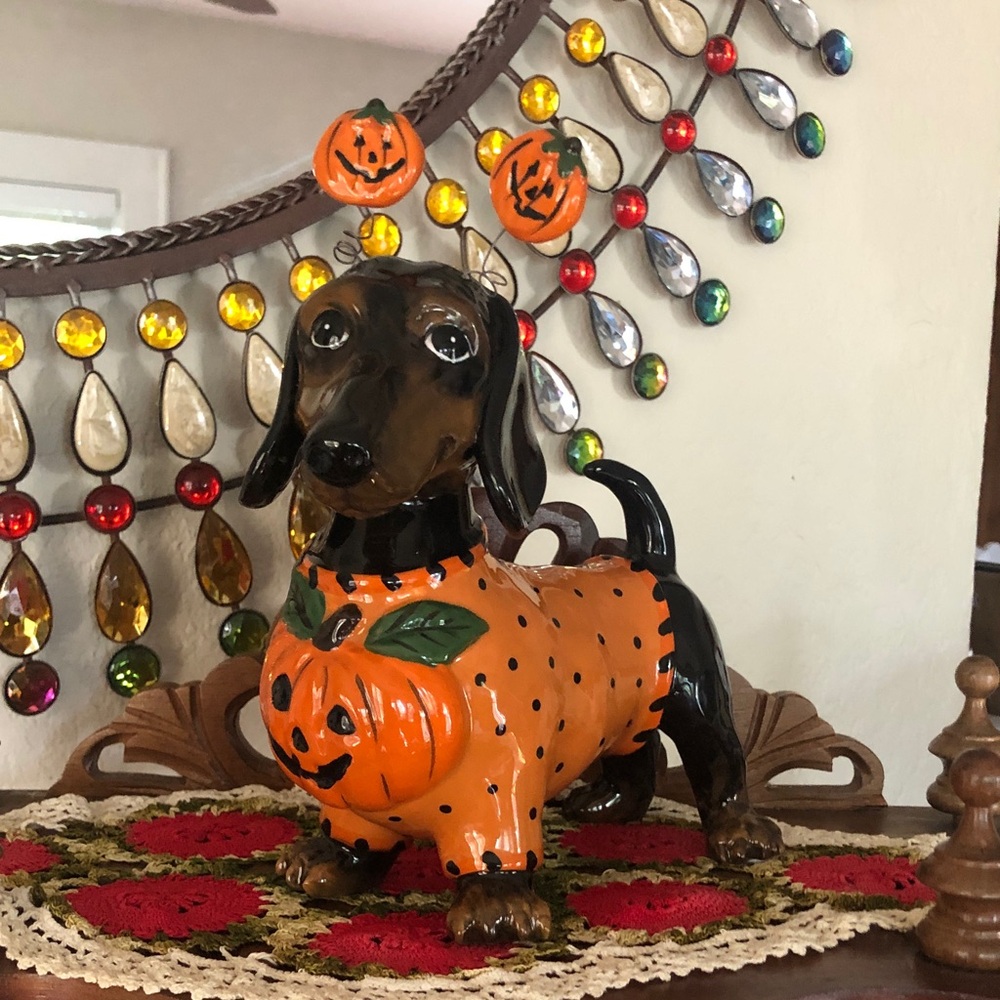 NEW Halloween Pumpkin Dachshund Dog Figurine